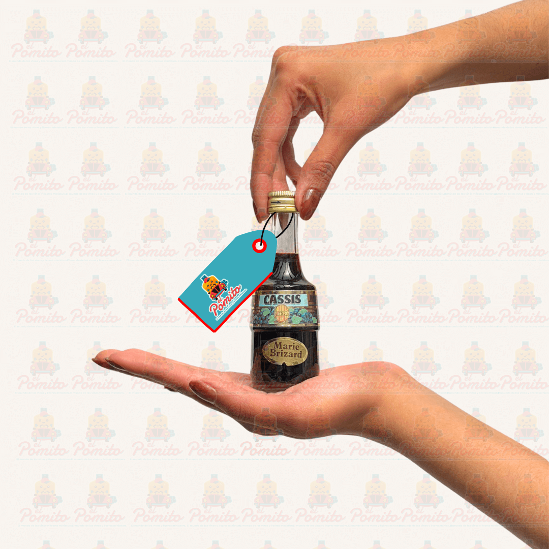 Goudkleurige ketting met kleine strikjes - Bella Mar Jewellery